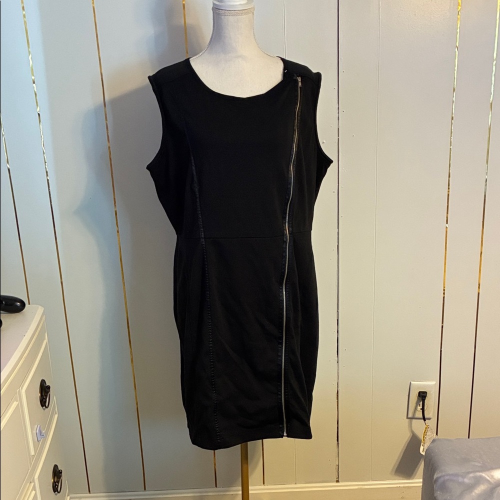 Elegant Black Sleeveless Dress